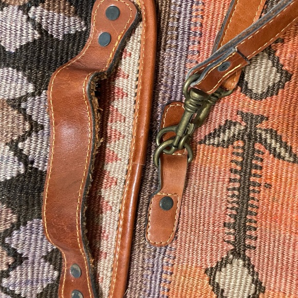 Vintage 90s Unisex Boho Artisan Cotton Woven Aztec Dhurrie and Leather Backpack - Picture 14 of 16